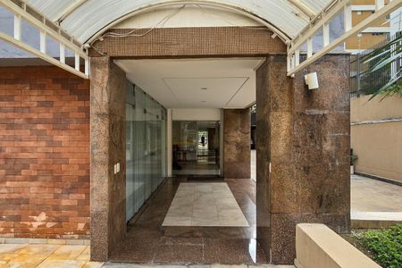Apartamento à venda com 110m², 3 quartos e 2 vagas Apartamento à venda com 110m², 3 quartos e 2 vagasEntrada