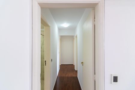 Apartamento à venda com 110m², 3 quartos e 2 vagas Apartamento à venda com 110m², 3 quartos e 2 vagasBanheiro Corredor
