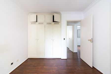 Apartamento à venda com 110m², 3 quartos e 2 vagas Apartamento à venda com 110m², 3 quartos e 2 vagasSuíte