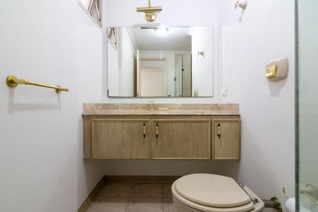 Apartamento à venda com 110m², 3 quartos e 2 vagas Apartamento à venda com 110m², 3 quartos e 2 vagasBanheiro