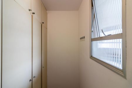 Apartamento à venda com 110m², 3 quartos e 2 vagas Apartamento à venda com 110m², 3 quartos e 2 vagasQuarto de Serviço