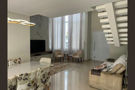 Casa de condomínio à venda com 285m², 4 quartos e 2 vagas