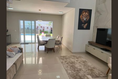 Casa de condomínio à venda com 285m², 4 quartos e 2 vagas