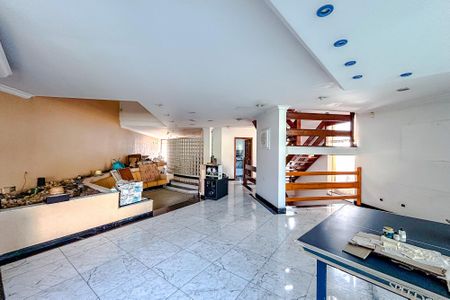 Sala de casa à venda com 5 quartos, 670m² em Vila Carrão, São Paulo