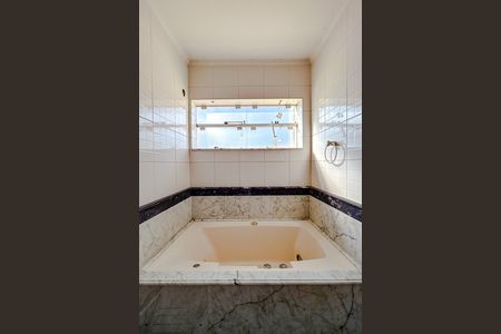Banheiro de casa à venda com 5 quartos, 670m² em Vila Carrão, São Paulo