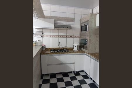 Casa para alugar com 150m², 3 quartos e 2 vagas Casa para alugar com 150m², 3 quartos e 2 vagasCozinha