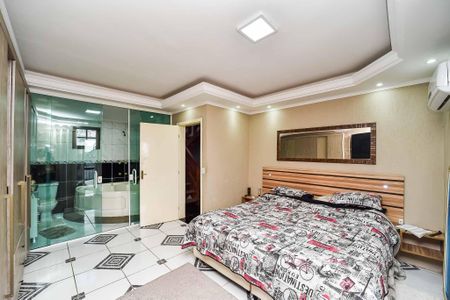 Casa à venda com 300m², 3 quartos e 2 vagas Casa à venda com 300m², 3 quartos e 2 vagasSuíte