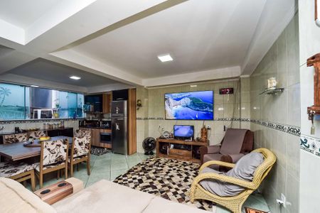 Casa à venda com 300m², 3 quartos e 2 vagas Casa à venda com 300m², 3 quartos e 2 vagasSala/Cozinha