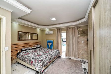 Casa à venda com 300m², 3 quartos e 2 vagas Casa à venda com 300m², 3 quartos e 2 vagasSuíte