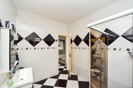 Casa à venda com 300m², 3 quartos e 2 vagas Casa à venda com 300m², 3 quartos e 2 vagasBanheiro