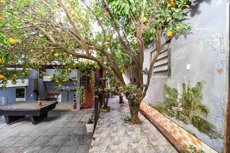 Casa à venda com 300m², 3 quartos e 2 vagas Casa à venda com 300m², 3 quartos e 2 vagasQuintal
