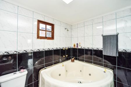 Casa à venda com 300m², 3 quartos e 2 vagas Casa à venda com 300m², 3 quartos e 2 vagasBanheiro da Suíte