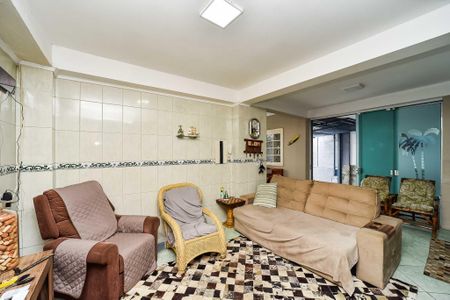Casa à venda com 300m², 3 quartos e 2 vagas Casa à venda com 300m², 3 quartos e 2 vagasSala/Cozinha