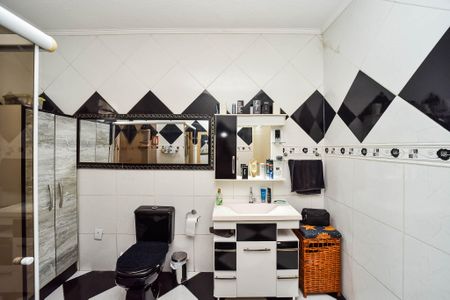 Casa à venda com 300m², 3 quartos e 2 vagas Casa à venda com 300m², 3 quartos e 2 vagasBanheiro