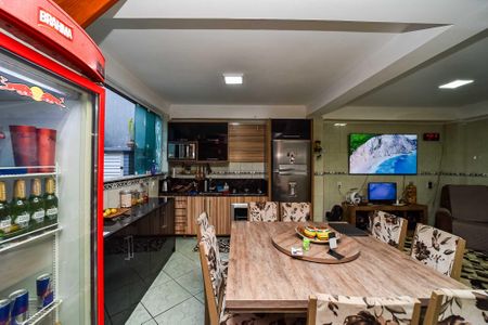 Casa à venda com 300m², 3 quartos e 2 vagas Casa à venda com 300m², 3 quartos e 2 vagasCozinha