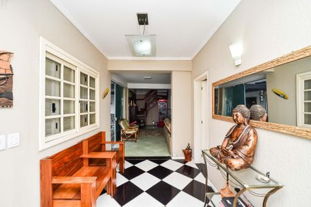 Casa à venda com 300m², 3 quartos e 2 vagas Casa à venda com 300m², 3 quartos e 2 vagasHall de entrada