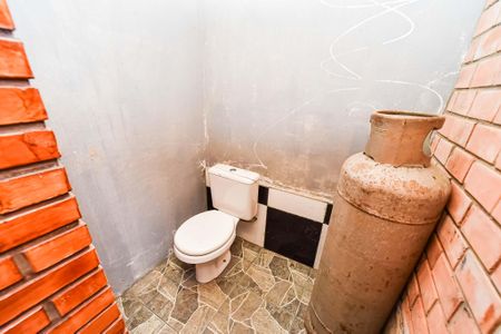 Casa à venda com 300m², 3 quartos e 2 vagas Casa à venda com 300m², 3 quartos e 2 vagasLavabo da Churrasqueira