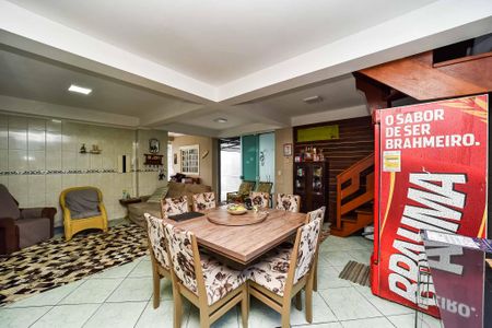 Casa à venda com 300m², 3 quartos e 2 vagas Casa à venda com 300m², 3 quartos e 2 vagasCozinha