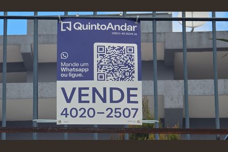 Casa à venda com 300m², 3 quartos e 2 vagas Casa à venda com 300m², 3 quartos e 2 vagasPlaquinha