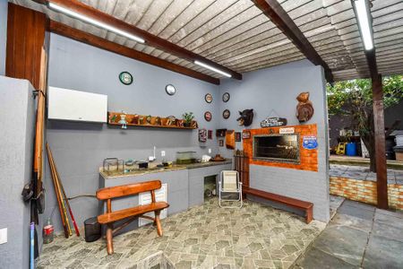 Casa à venda com 300m², 3 quartos e 2 vagas Casa à venda com 300m², 3 quartos e 2 vagasÁrea da Churrasqueira