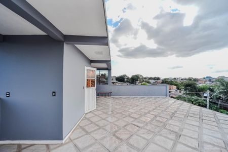 Casa à venda com 300m², 3 quartos e 2 vagas Casa à venda com 300m², 3 quartos e 2 vagasTerraço