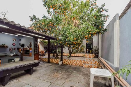 Casa à venda com 300m², 3 quartos e 2 vagas Casa à venda com 300m², 3 quartos e 2 vagasQuintal