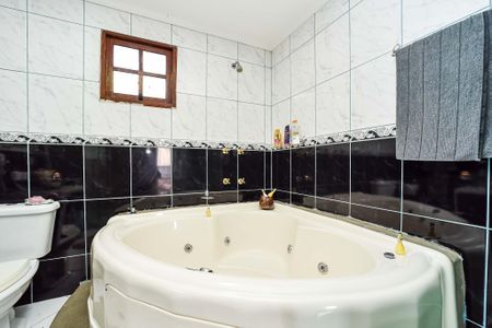Casa à venda com 300m², 3 quartos e 2 vagas Casa à venda com 300m², 3 quartos e 2 vagasBanheiro da Suíte