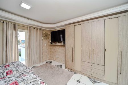 Casa à venda com 300m², 3 quartos e 2 vagas Casa à venda com 300m², 3 quartos e 2 vagasSuíte