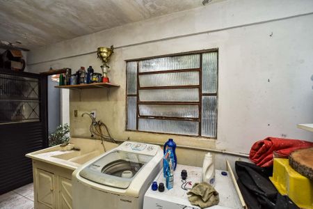 Casa à venda com 300m², 3 quartos e 2 vagas Casa à venda com 300m², 3 quartos e 2 vagasÁrea de Serviço