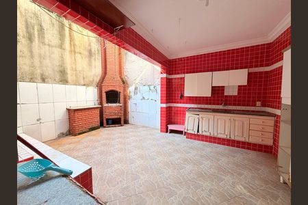 Casa para alugar com 200m², 3 quartos e 2 vagasQuintal com churrasqueira