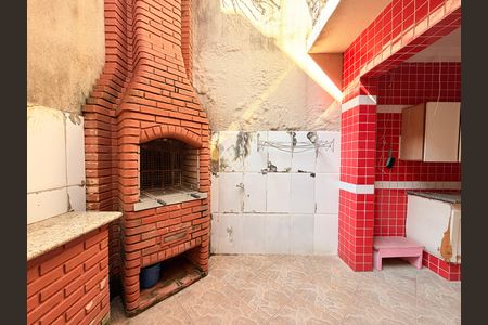 Casa para alugar com 200m², 3 quartos e 2 vagasQuintal com churrasqueira