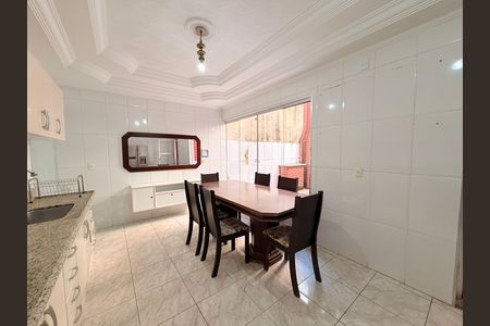 Casa para alugar com 200m², 3 quartos e 2 vagasCozinha