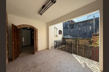 Casa para alugar com 200m², 3 quartos e 2 vagasQuarto 2 - Varanda