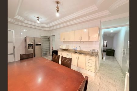 Casa para alugar com 200m², 3 quartos e 2 vagasCozinha
