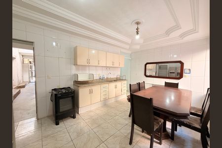 Casa para alugar com 200m², 3 quartos e 2 vagasCozinha