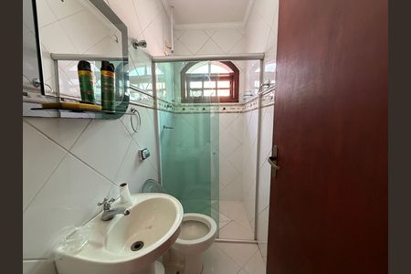 Casa para alugar com 200m², 3 quartos e 2 vagasBanheiro Social 