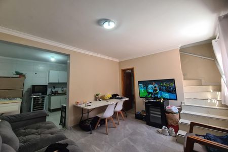 Sala de casa de condomínio para alugar com 2 quartos, 75m² em Vila Oratorio, São Paulo