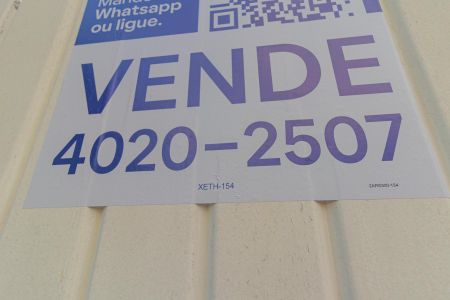 Casa à venda com 161m², 3 quartos e 4 vagas Casa à venda com 161m², 3 quartos e 4 vagasPlaca