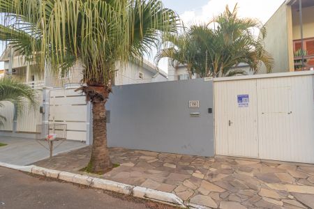 Casa à venda com 161m², 3 quartos e 4 vagas Casa à venda com 161m², 3 quartos e 4 vagasFachada/placa