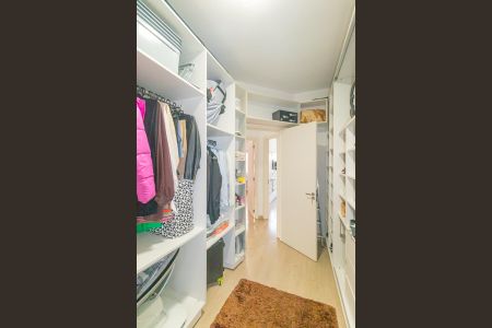 Casa à venda com 161m², 3 quartos e 4 vagas Casa à venda com 161m², 3 quartos e 4 vagasCloset Quarto 3