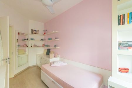 Casa à venda com 161m², 3 quartos e 4 vagas Casa à venda com 161m², 3 quartos e 4 vagasQuarto 3