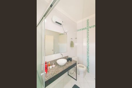 Casa à venda com 161m², 3 quartos e 4 vagas Casa à venda com 161m², 3 quartos e 4 vagasBanheiro da Suíte