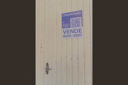 Casa à venda com 161m², 3 quartos e 4 vagas Casa à venda com 161m², 3 quartos e 4 vagasPlaca