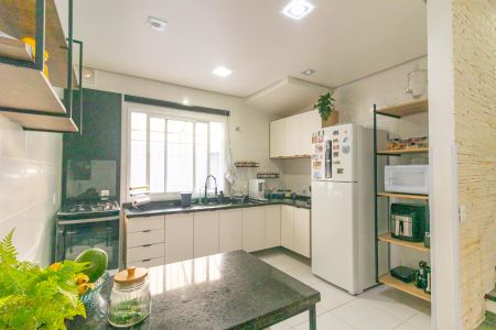 Casa à venda com 3 quartos, 161m² em Harmonia, Canoas