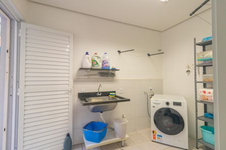 Casa à venda com 161m², 3 quartos e 4 vagas Casa à venda com 161m², 3 quartos e 4 vagasÁrea de serviço