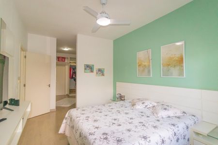 Casa à venda com 161m², 3 quartos e 4 vagas Casa à venda com 161m², 3 quartos e 4 vagasSuíte