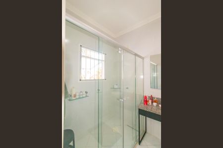 Casa à venda com 161m², 3 quartos e 4 vagas Casa à venda com 161m², 3 quartos e 4 vagasBanheiro da Suíte