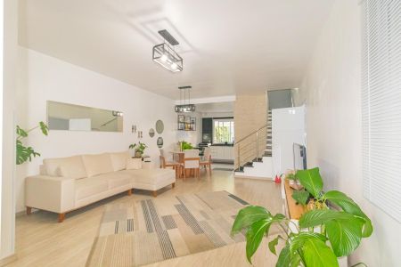 Casa à venda com 161m², 3 quartos e 4 vagas Casa à venda com 161m², 3 quartos e 4 vagasSala