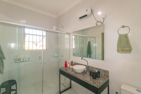Casa à venda com 161m², 3 quartos e 4 vagas Casa à venda com 161m², 3 quartos e 4 vagasBanheiro da Suíte