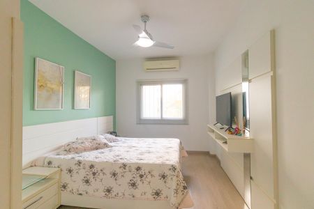 Casa à venda com 161m², 3 quartos e 4 vagas Casa à venda com 161m², 3 quartos e 4 vagasSuíte